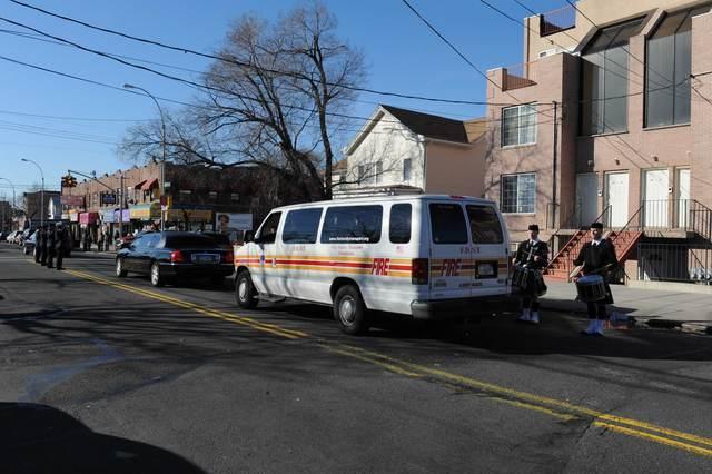 20081230 374 OBrienFuneral QN RD