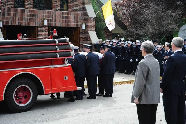 2009-11-02 021 Funeral FF Robert Ford E 284