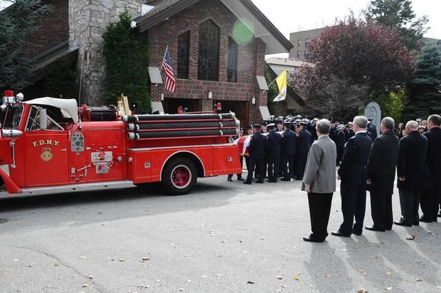 2009-11-02 024 Funeral FF Robert Ford E 284