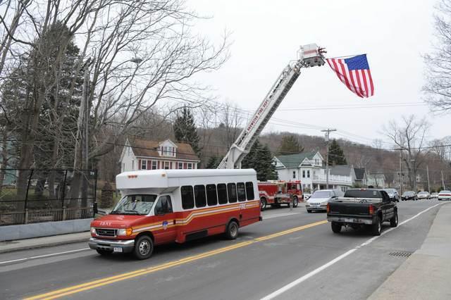 2011-04-08 Funeral FF Hurley E 65 @ Brewster FD NY - Domingo (34 of 221)